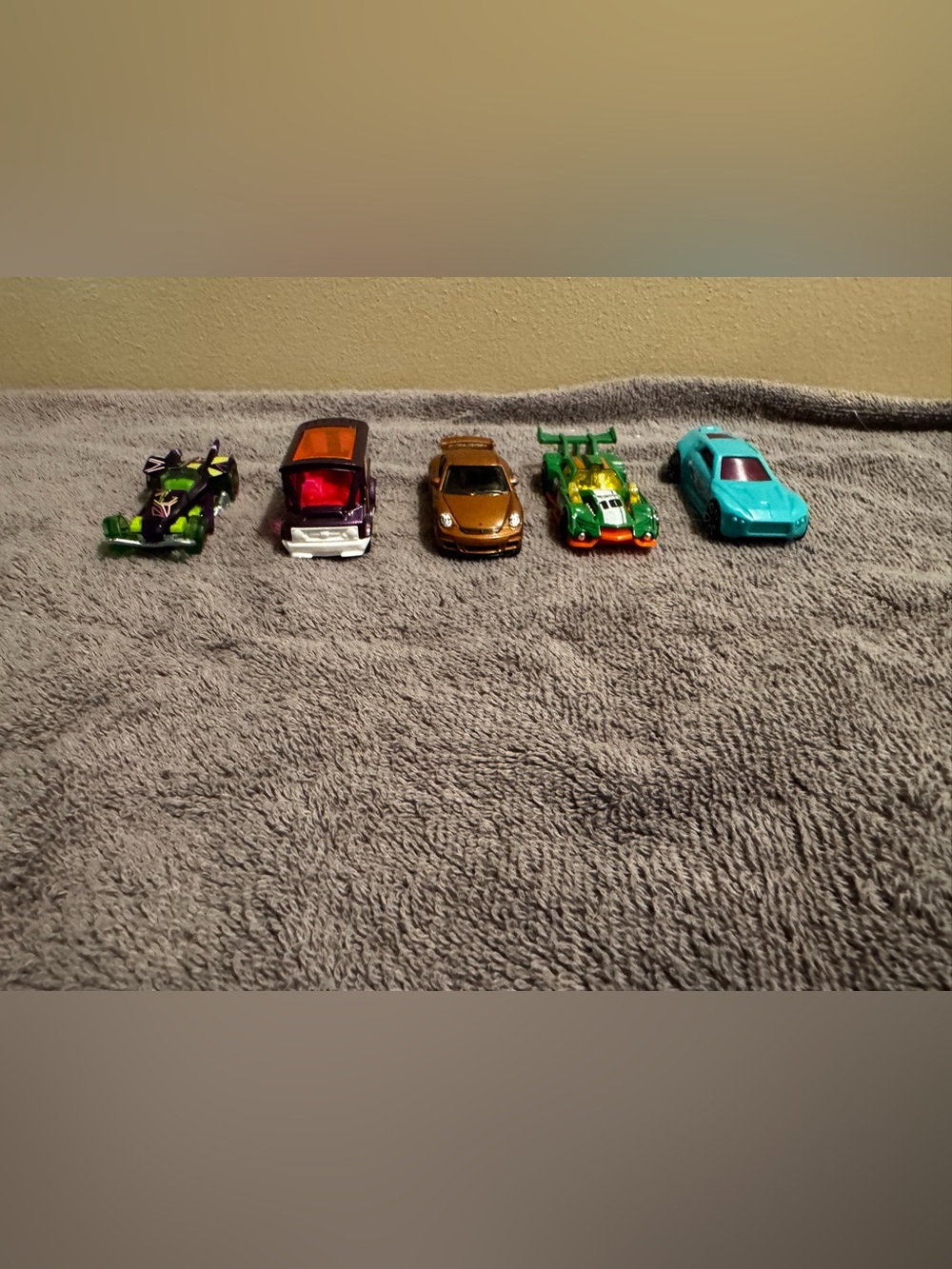 Hot Wheels Kids Toy Car Set - Assorted Green, Gold, Teal, Orange, Black Vehicles